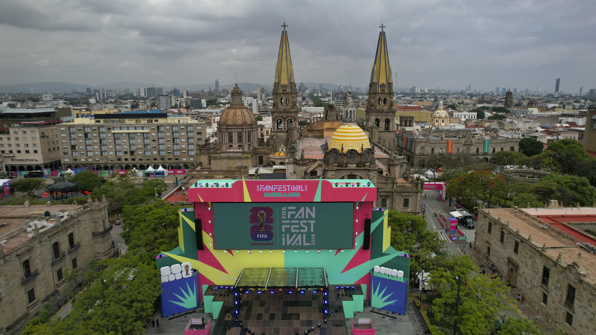 Fotografía aérea que muestra el FanFest este martes, en Guadalajara (México). EFE/ Francisco Guasco