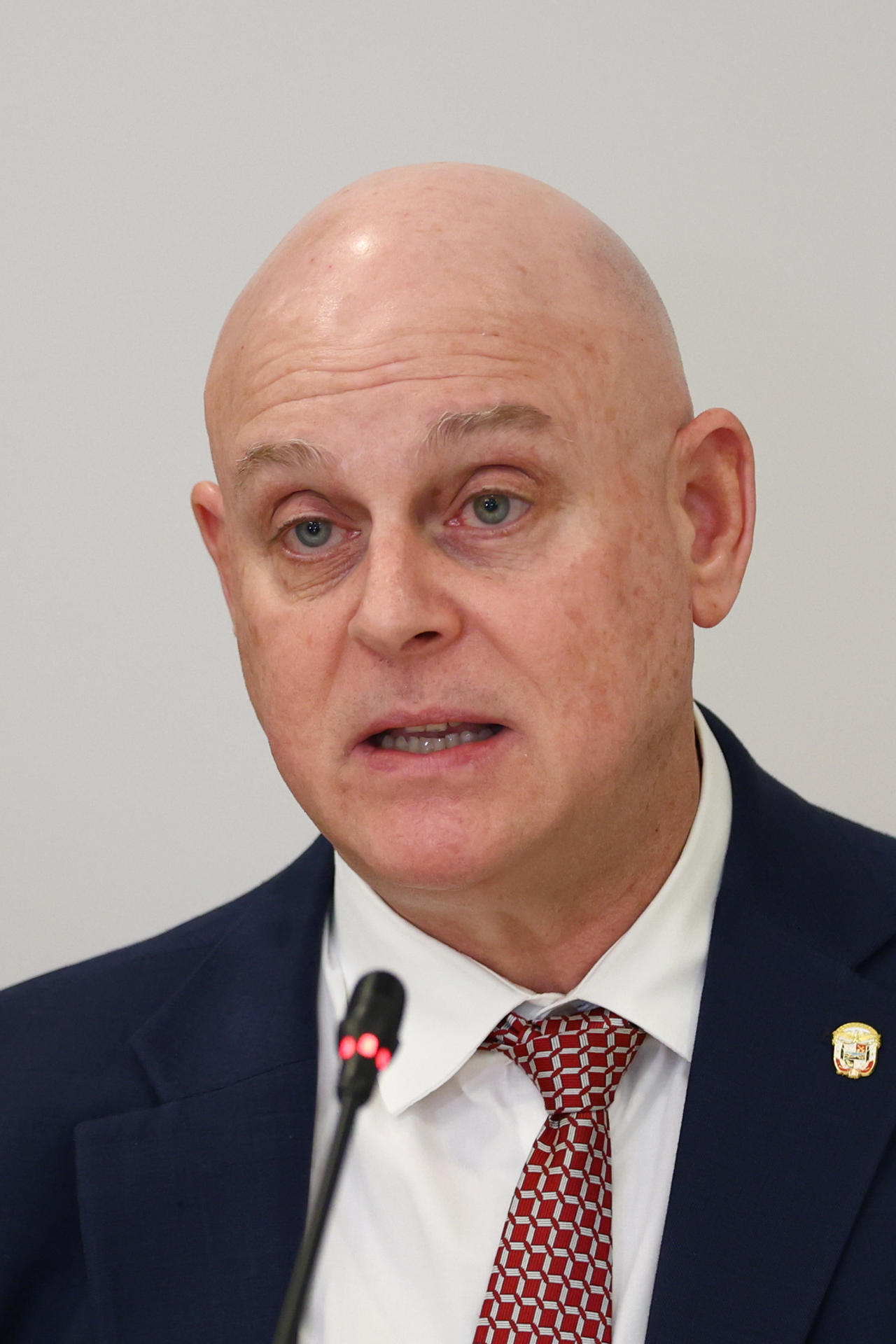 El viceministro de Asuntos Multilaterales y Cooperación de Panamá, Carlos Guevara-Mann, habla durante una rueda de prensa este miércoles, en Ciudad de Panamá (Panamá). EFE/ Carlos Lemos
