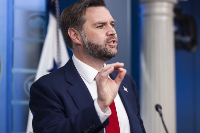 WASHINGTON (United States), 18/06/2026.- US Vice President JD Vance speaks to the media about the Iran-US memorandum of understanding in the White House Briefing Room in Washington, DC, USA, 18 June 2026. The Trump administration is facing criticism for the deal, which opponents say is in Tehran's favor. (Teherán) EFE/EPA/JIM LO SCALZO
