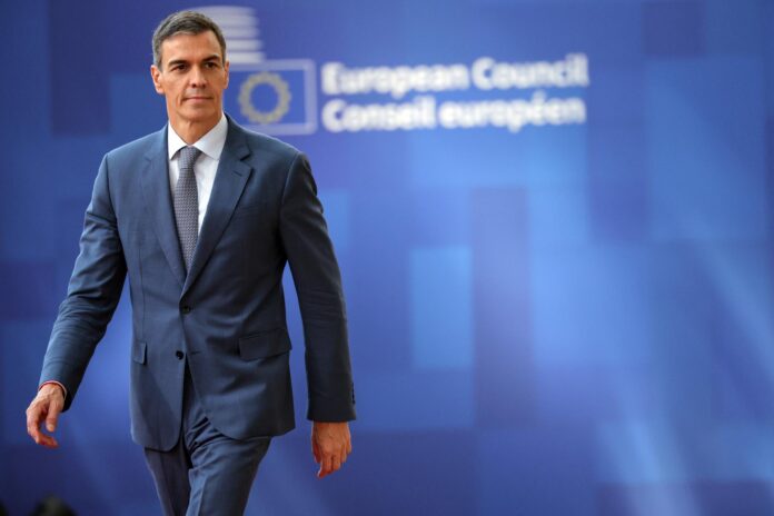 El presidente del Gobierno español, Pedro Sánchez, llega a la cumbre del Consejo Europeo en Bruselas, Bélgica, el 18 de junio de 2026. Los líderes europeos se reúnen en Bruselas para una reunión de dos días repleta de temas geopolíticos y económicos urgentes. (Bélgica, España, Bruselas) EFE/EPA/OLIVIER MATTHYS
