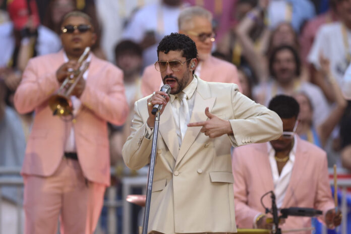 Fotografía del 15 de junio de 2026 del cantante puertorriqueño Bad Bunny durante el último concierto de su gira en Madrid, en el estadio Metropolitano. EFE/Kiko Huesca
