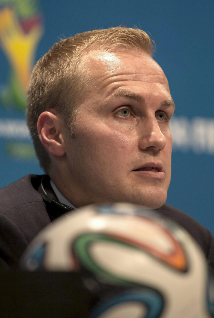 Fotografía de archivo del director de innovación de la FIFA, Johannes Holzmüller. EFE/Oliver Weiken
