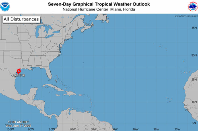 Fotografía tomada de la página del Centro Nacional de Huracanes (NHC, en inglés) que muestra un gráfico de la tormenta tropical Arthur, primer ciclón de la temporada del Atlántico, frente a las costas de Texas. EFE/ Centro Nacional de Huracanes /SOLO USO EDITORIAL/NO VENTAS/ SOLO DISPONIBLE PARA ILUSTRAR LA NOTICIA QUE ACOMPAÑA (CRÉDITO OBLIGATORIO)
