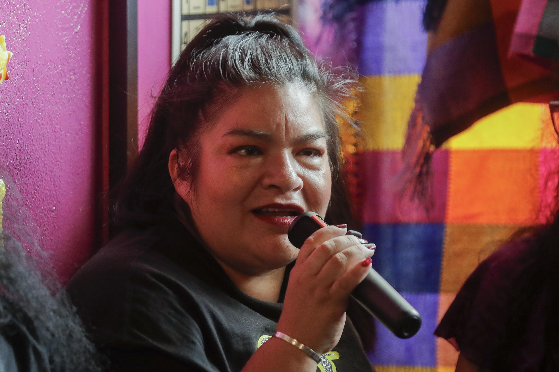 La fundadora de la organización ‘Musafest’, Marisol Mendoza, habla durante una rueda de prensa este jueves, en Ciudad de México (México). EFE/ José Méndez
