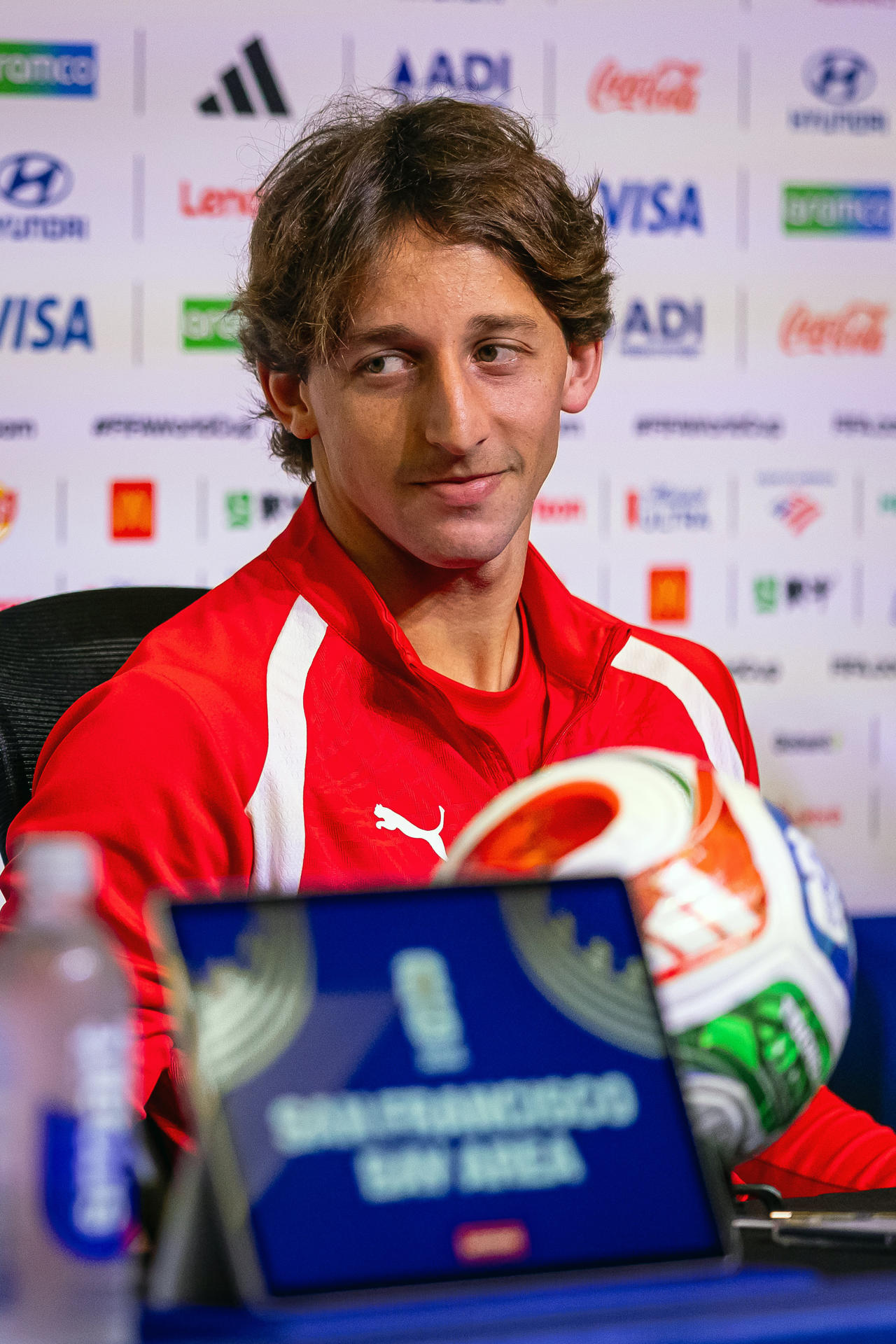 Matías Galarza, de Paraguay, reacciona en una rueda de prensa en San Francisco, California (Estados Unidos). EFE/ Miguel Gutiérrez

