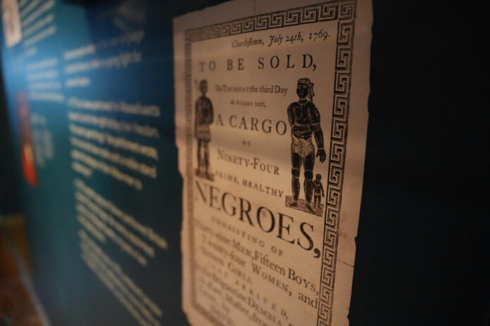 Fotografía del 8 de junio de 2026 que muestra un texto contra el racismo en la antigua residencia presidencial de George Washington en Filadelfia (Estados Unidos). EFE/ Octavio Guzmán
