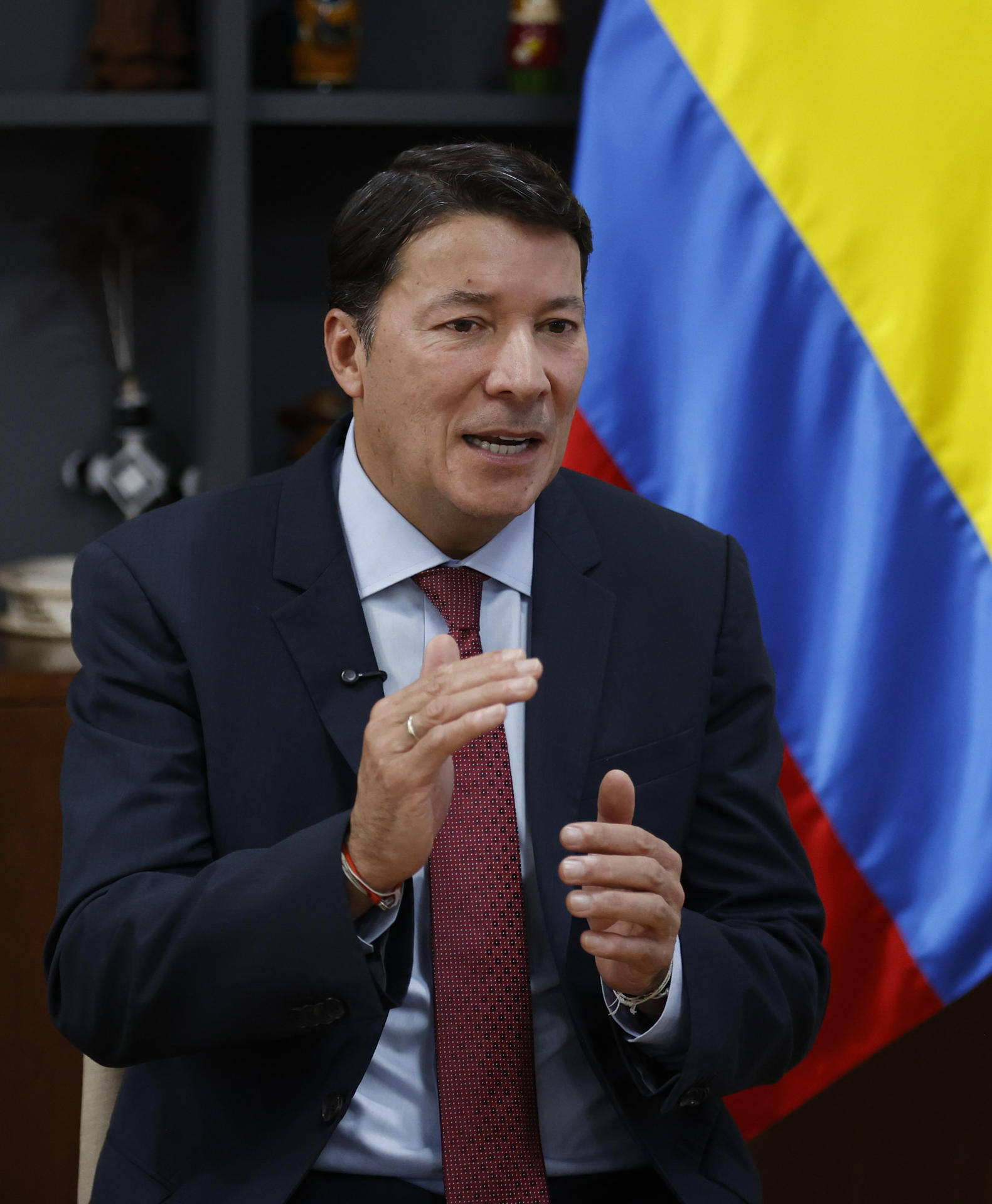El registrador Nacional del Estado Civil, Hernán Penagos, habla durante una entrevista con EFE este martes, en Bogotá (Colombia). EFE/ Mauricio Dueñas Castañeda