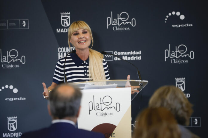 La actriz y presentadora Cayetana Guillén Cuervo, durante la presentación de Platino clásicos, el primer festival internacional de cine clásico y restaurado de la cultura iberoamericana, impulsado por Entidad de Gestión de Derechos Audiovisuales (EGEDA) y la Federación Iberoamericana de Productores Cinematográficos y Audiovisuales (FIPCA) en el marco del Universo Platino con la colaboración del ICAA, Ministerio de Cultura de España, la Comunidad de Madrid y el Ayuntamiento de la capital. EFE/David Fernández
