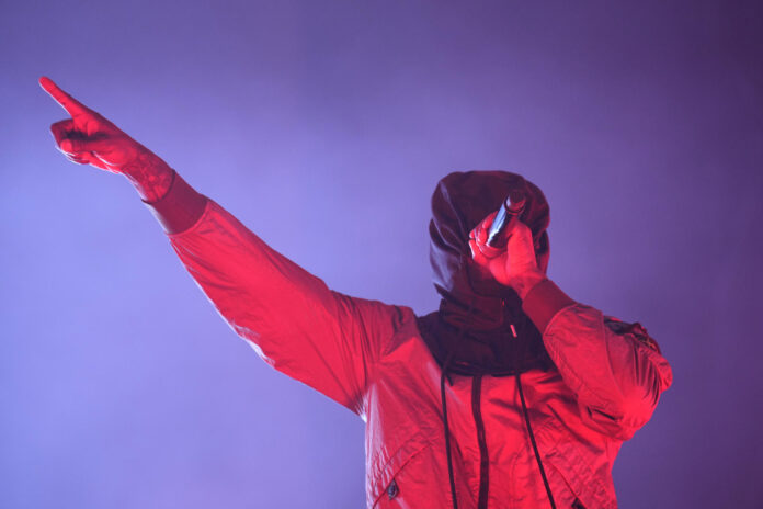El cantante británico Skepta durante su actuación en la segunda jornada del Sonar 2026 que se celebra este viernes en la fira gran via de Barcelona. EFE/Alejandro García.
