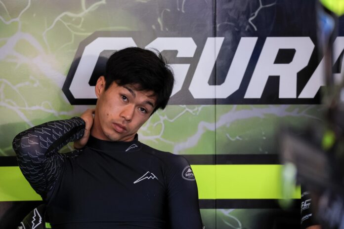 El piloto japonés de MotoGP Ai Ogura, durante la sesión de entrenamientos del Gran Premio de la República Checa, este sábado, en en Brno. EFE/ MARTIN DIVISEK
