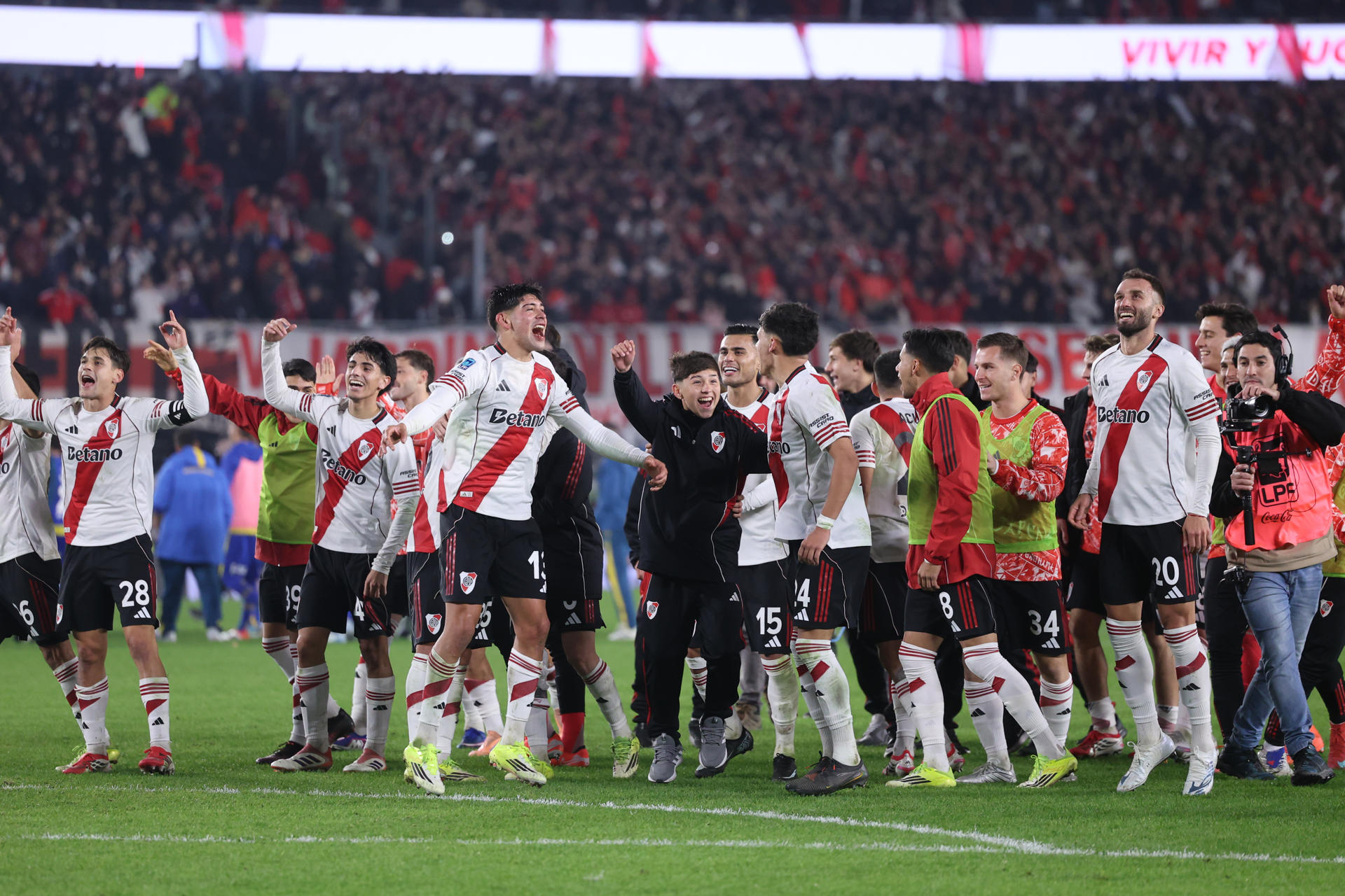 Jugadores de River, al término de un partido el pasado 16 de mayo. EFE/ Juan Ignacio Roncoroni