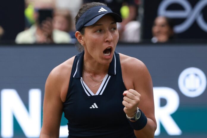 La tenista estadounidense Jessica Pegula en la primera semifinal del torneo WTA 500 de Berlín. EFE/EPA/CLEMENS BILAN
