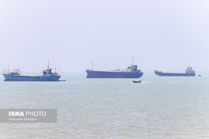 La Autoridad del Golfo del Estrecho Pérsico (PGSA, por sus siglas en inglés), organismo creado por Irán para gestionar el tránsito por el estrecho de Ormuz, informó este viernes que los buques que quieran cruzar el paso deben seguir informando a la República Islámica y obtener permiso para ello. EFE/ Agencia Iraní ISNA  - SOLO USO EDITORIAL/SOLO DISPONIBLE PARA ILUSTRAR LA NOTICIA QUE ACOMPAÑA (CRÉDITO OBLIGATORIO) -

