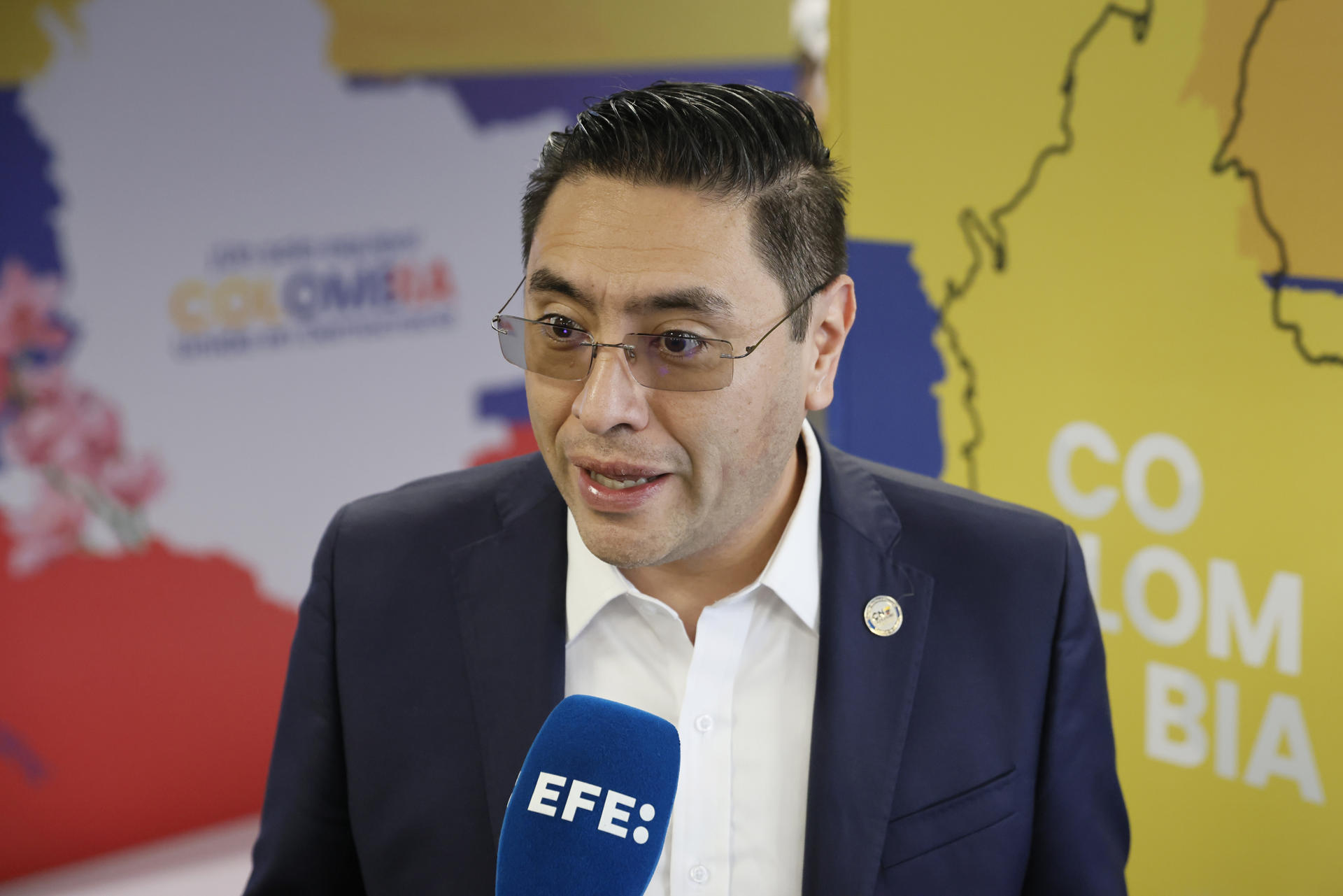 El presidente del Consejo Nacional Electoral (CNE), Cristian Quiroz, habla durante entrevista con EFE este 20 de junio de 2026, en Bogotá (Colombia). EFE/ Carlos Ortega