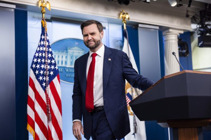 Fotografía del 18 de junio del vicepresidente de EE.UU., JD Vance.EFE/JIM LO SCALZO
