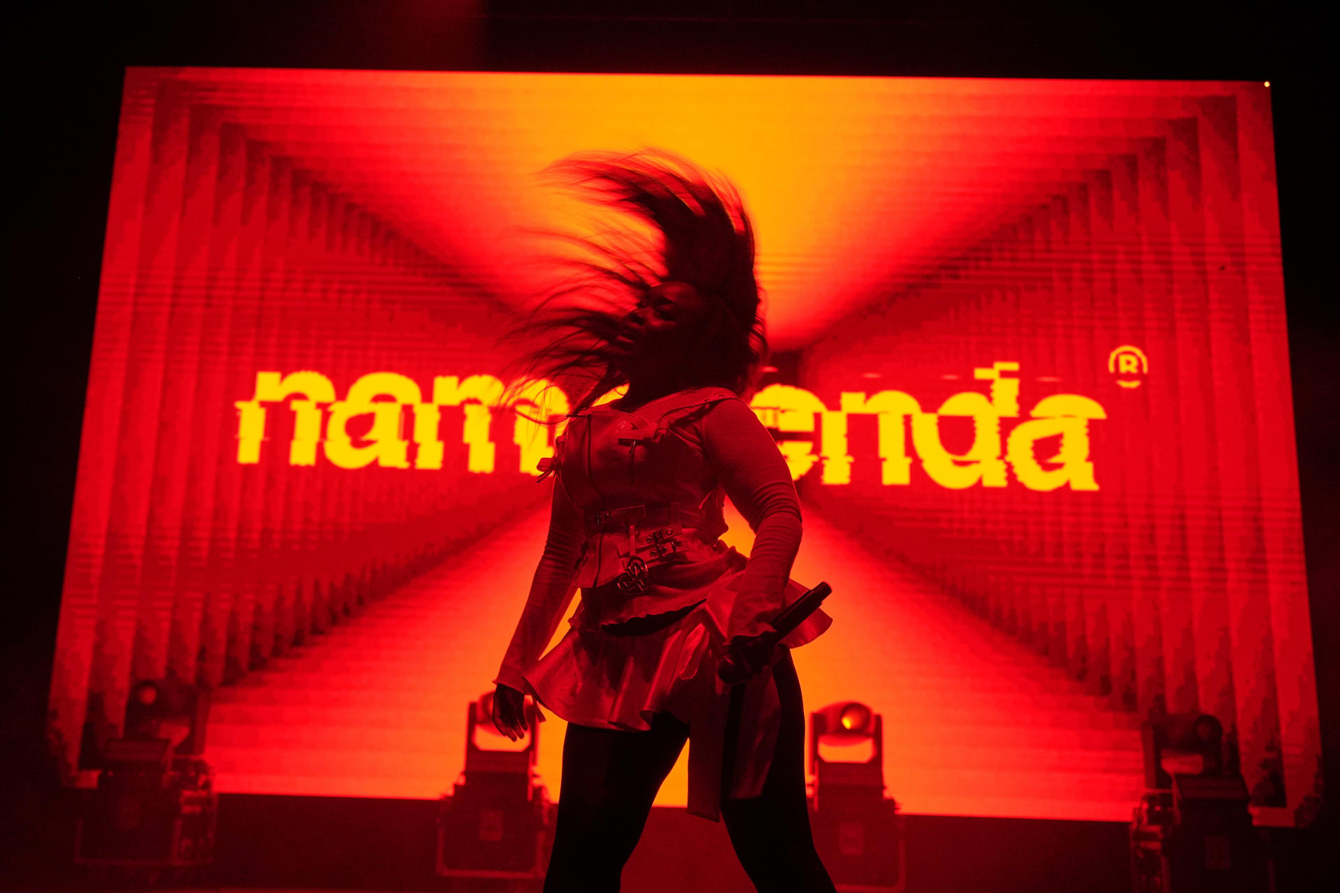 La cantante sueca Namasenda durante su actuación en la última jornada del Festival Sonar que se celebra en Barcelona. EFE/Alejandro García.