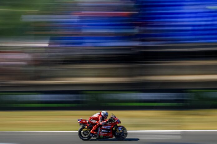 El piloto español Marc Márquez (Ducati Lenovo Team), en el Gran Premio de República Checa de MotoGP, disputado este domingo. EFE/ MARTIN DIVISEK

