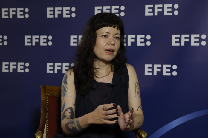 La brasileña Tai Nalon, fundadora de la organización de periodismo de verificación Aos Fatos (Brasil), que ha sido galardonada con el Premio Rey de España de Periodismo en la categoría de Medio de Comunicación de Iberoamérica, durante una entrevista con EFE. EFE/ J.J. Guillen
