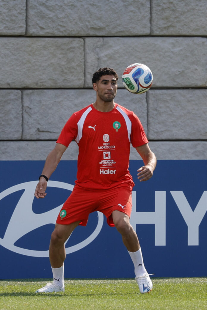 Achraf Hakimi, de Marruecos, participa en un entrenamiento en The Pingry School este domingo en Nueva Jersey (Estados Unidos). EFE/ Sebastiao Moreira
