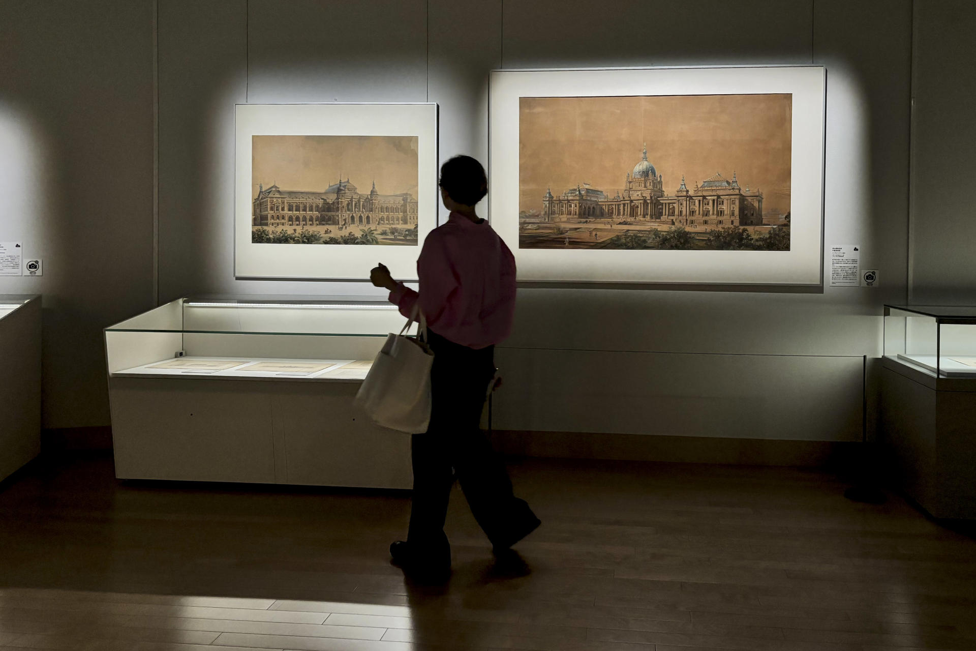 Con réplicas a escala real de edificios emblemáticos de la vieja capital japonesa, el recientemente reabierto Museo Edo-Tokio presenta una muestra que hará viajar a los visitantes más de 150 años atrás para revivir la transformación de la urbe y la influencia occidental en el país. EFE/ Pilar Bernal Zamora
