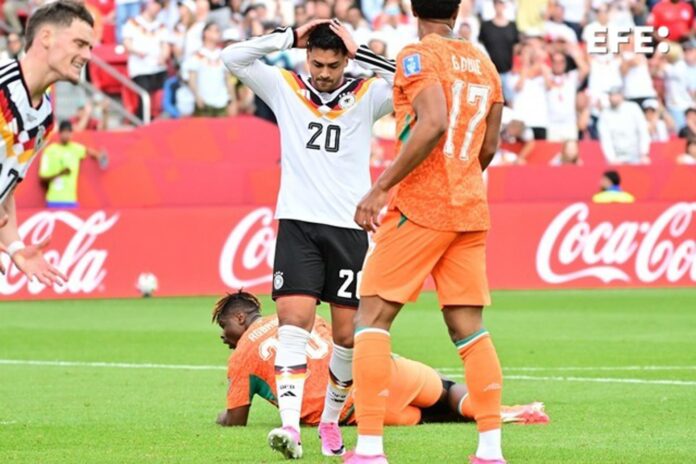 El jugador de Alemania Nadiem Amiri en el partido conta Costa de Marfil en Toronto, Canadá. EFE/EPA/EDUARDO LIMA
