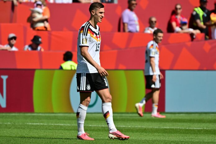 El internacional alemán Nico Schlotterbeck durante el partido disputado el 19 de junio entre su selección y Costa de Marfil, correspondiente al Mundial de Estados Unidos, México y Canadá. EFE/ EDUARDO LIMA
