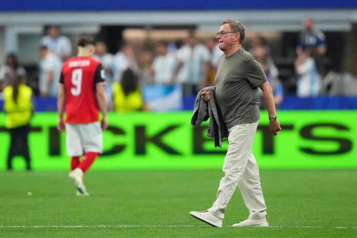 El seleccionador de Austria, Ralf Rangnick, reacciona tras el partido de la fase de grupos de la Copa Mundial de la FIFA 2026. EFE/EPA/JEFFREY MCWHORTER
