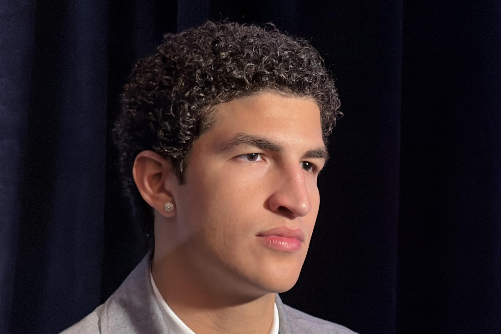 El mexicano Karim López reacciona durante una rueda de prensa este lunes, en Nueva York (EE.UU.). EFE/ Jan Téllez Asensio