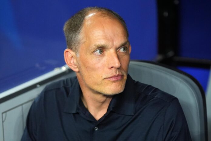 Fotografía del 17 de junio de 2026 en la que se observa al seleccionador nacional de Inglaterra, Thomas Tuchel, al observar durante el partido de la fase de grupos de la Copa Mundial de la FIFA 2026 entre Inglaterra y Croacia, en Dallas, Texas (EE.UU.). EFE/JEFFREY MCWHORTER
