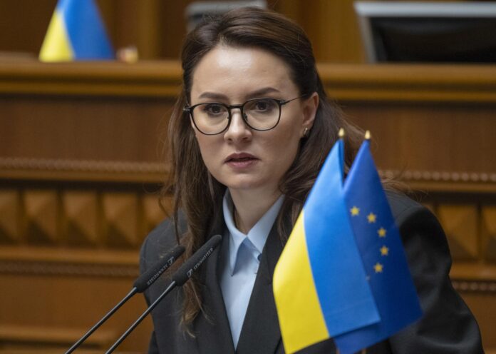 Fotografía de archivo de la primera ministra de Ucrania, Yulia Sviridenko, quien encabezará la delegación de su país en la Conferencia sobre la Reconstrucción de Ucrania que se celebrará este jueves y viernes en la ciudad polaca de Gdansk. EFE/EPA/ANDRII NESTERENKO
