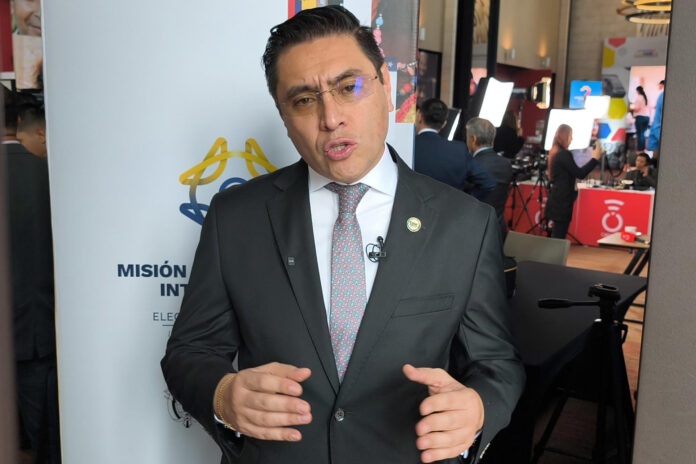 Fotografía de archivo, tomada el pasado 29 de mayo, en la que se captó al presidente del Consejo Nacional Electoral (CNE) de Colombia, Cristian Quiroz, durante una entrevista con EFE, en Bogotá (Colombia). EFE/Esneyder Negrete
