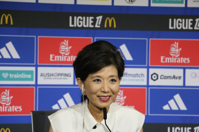 La empresaria Michele Kang en el estadio Groupama Stadium, en foto de archivo de Javier Villagarcía. EFE
