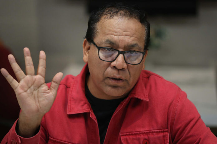 Fotografía del candidato izquierdista a la presidencia de Perú Roberto Sánchez. EFE/ Paolo Aguilar
