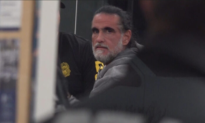 Captura de video del empresario colombiano Alex Saab escoltado por agentes de la DEA a su llegada al aeropuerto de Opa-locka, en el condado de Miami-Dade (EE.UU.). Imagen de archivo. EFE/ Antoni Belchi

