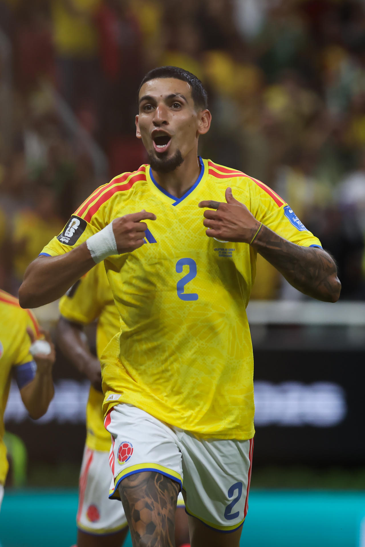 Daniel Muñoz de Colombia celebra su gol de este martes, durante un partido del grupo K del Mundial de la FIFA 2026 entre Colombia y RD Congo en el estadio Akron en Guadalajara (México). EFE/ Alex Cruz
