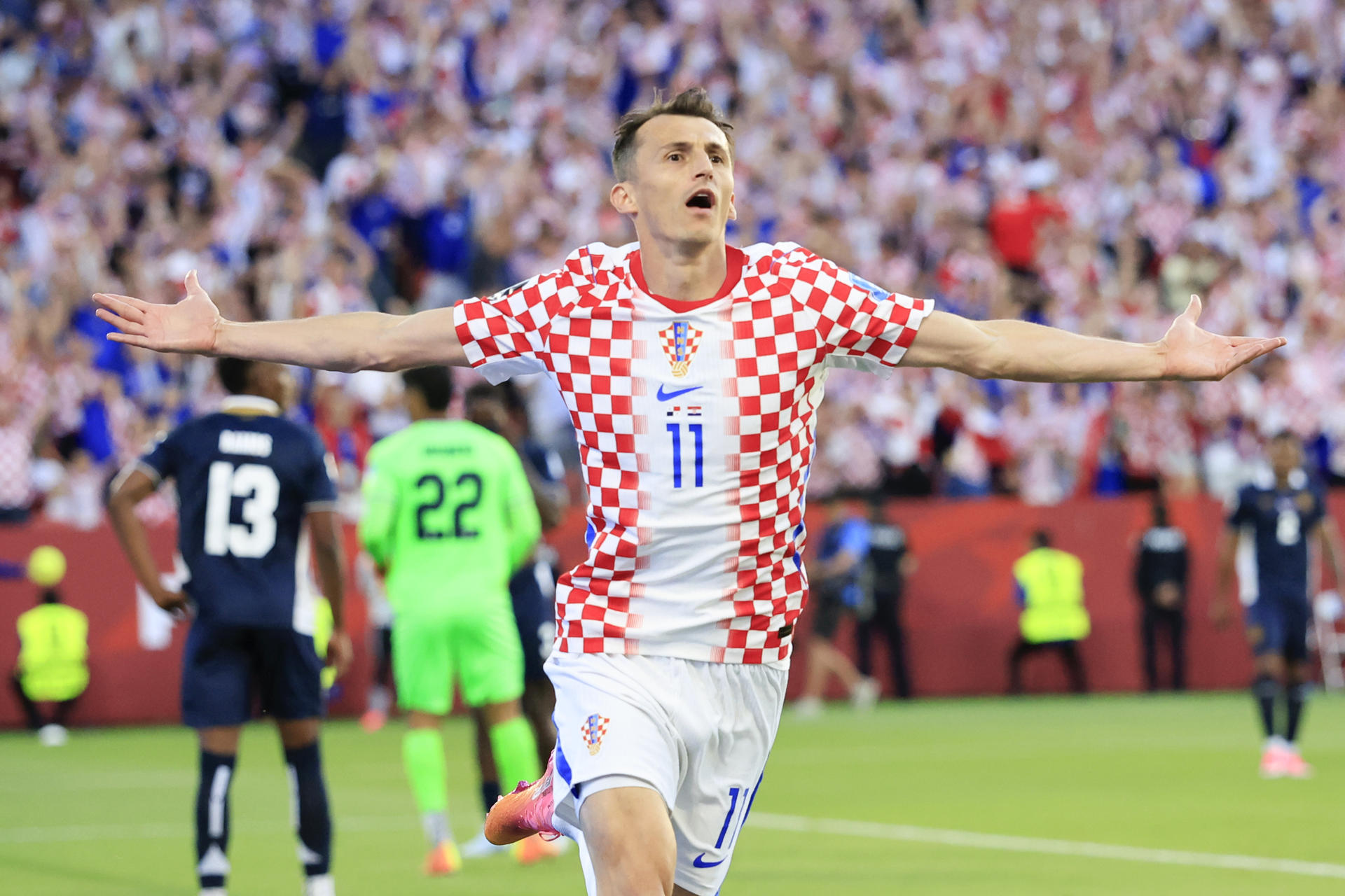 Ante Budimir de Croacia celebra un gol en el partido del grupo L del Mundial de la FIFA 2026 entre Panamá y Croacia en el estadio BMO en Toronto (Canadá). EFE/ Bienvenido Velasco
