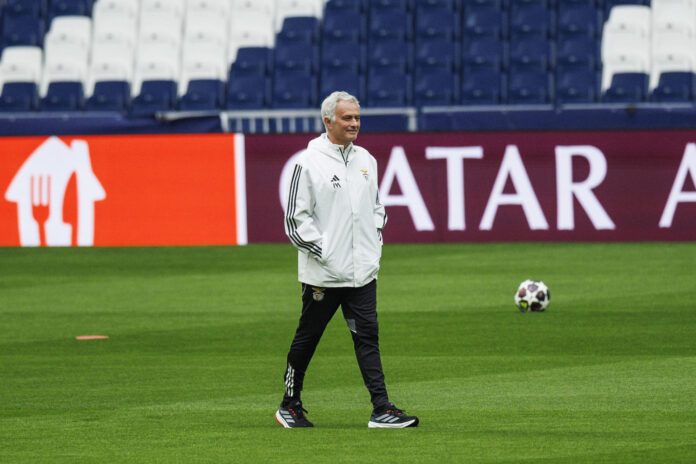 El entrenador del Real Madrid, José Mourinho, en una imagen de archivo con su anterior equipo, el Benfica. EFE/ Rodrigo Jiménez
