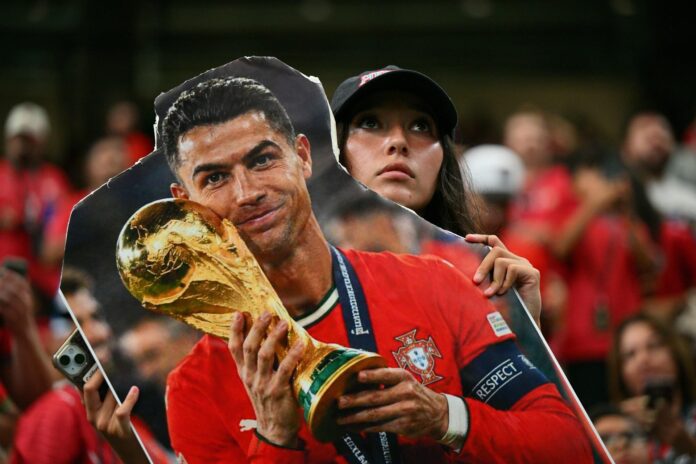 El portugués Cristiano Ronaldo es el rey de las redes sociales entre los futbolistas. EFE/EPA/SAM WASSON
