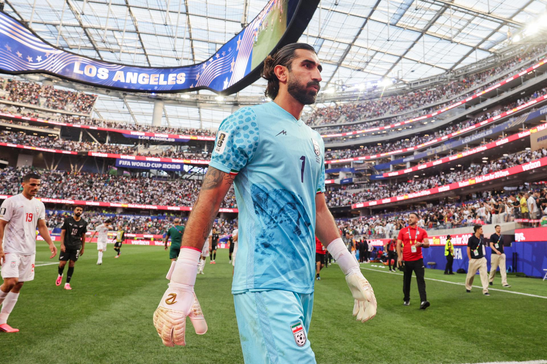 El guardameta Alireza Beiranvand ha sido protagonista entre los tres palos de la selección iraní en el Mundial. EFE/EPA/CHRIS TORRES
