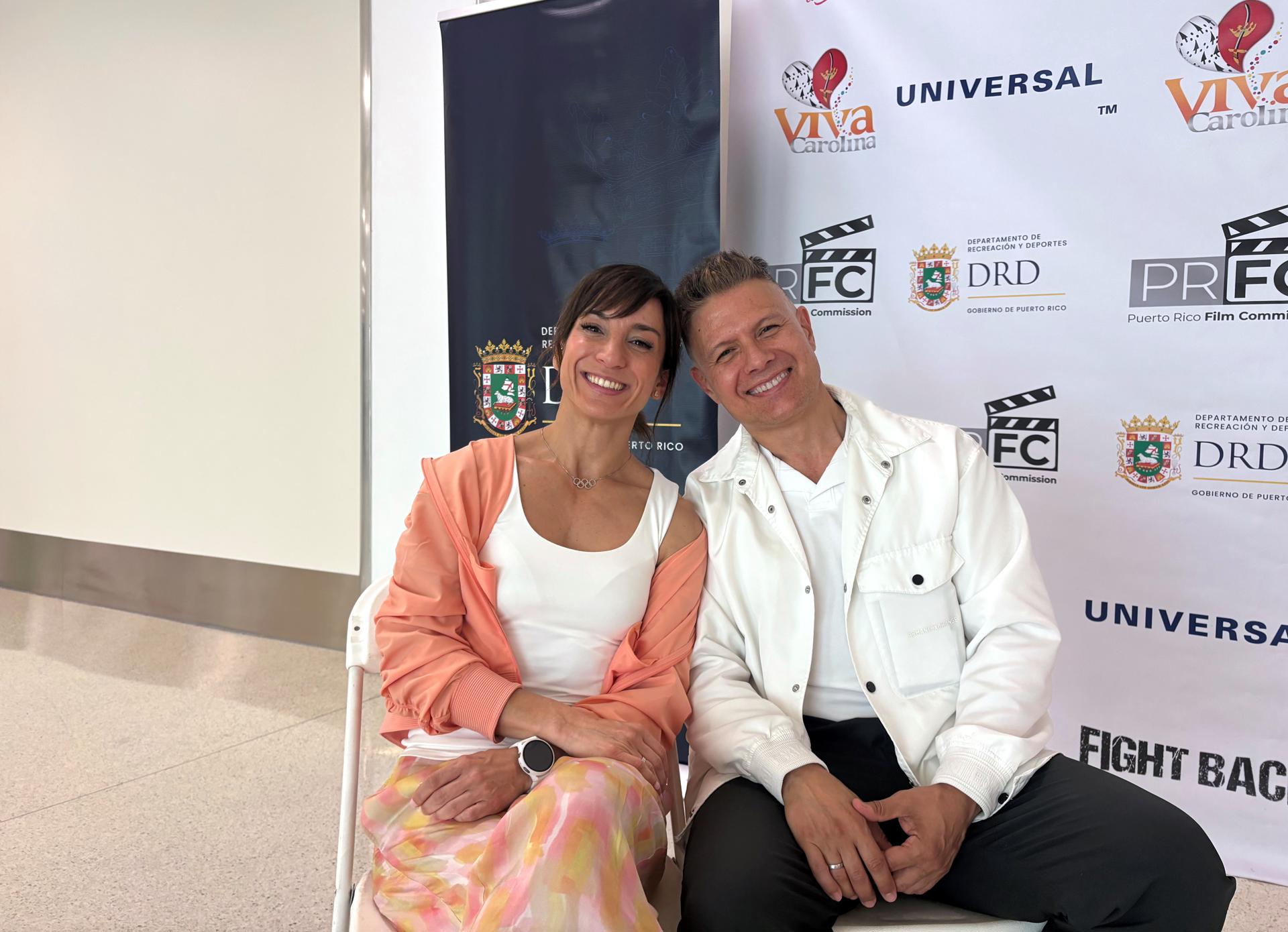 La karateka española Sandra Sánchez (i) y su esposo y entrenador, Jesús del Moral (d), posando en Carolina, Puerto Rico, con motivo de la participación de la campeona olímpica en la película puertorriqueña 'Fight Back'. EFE/ Esther Alaejos
