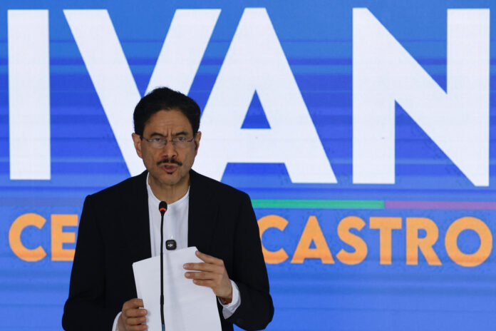 El candidato de izquierda Iván Cepeda, habla durante una rueda de prensa este 24 de junio de 2026, en Bogotá (Colombia). EFE/ Mauricio Dueñas Castañeda
