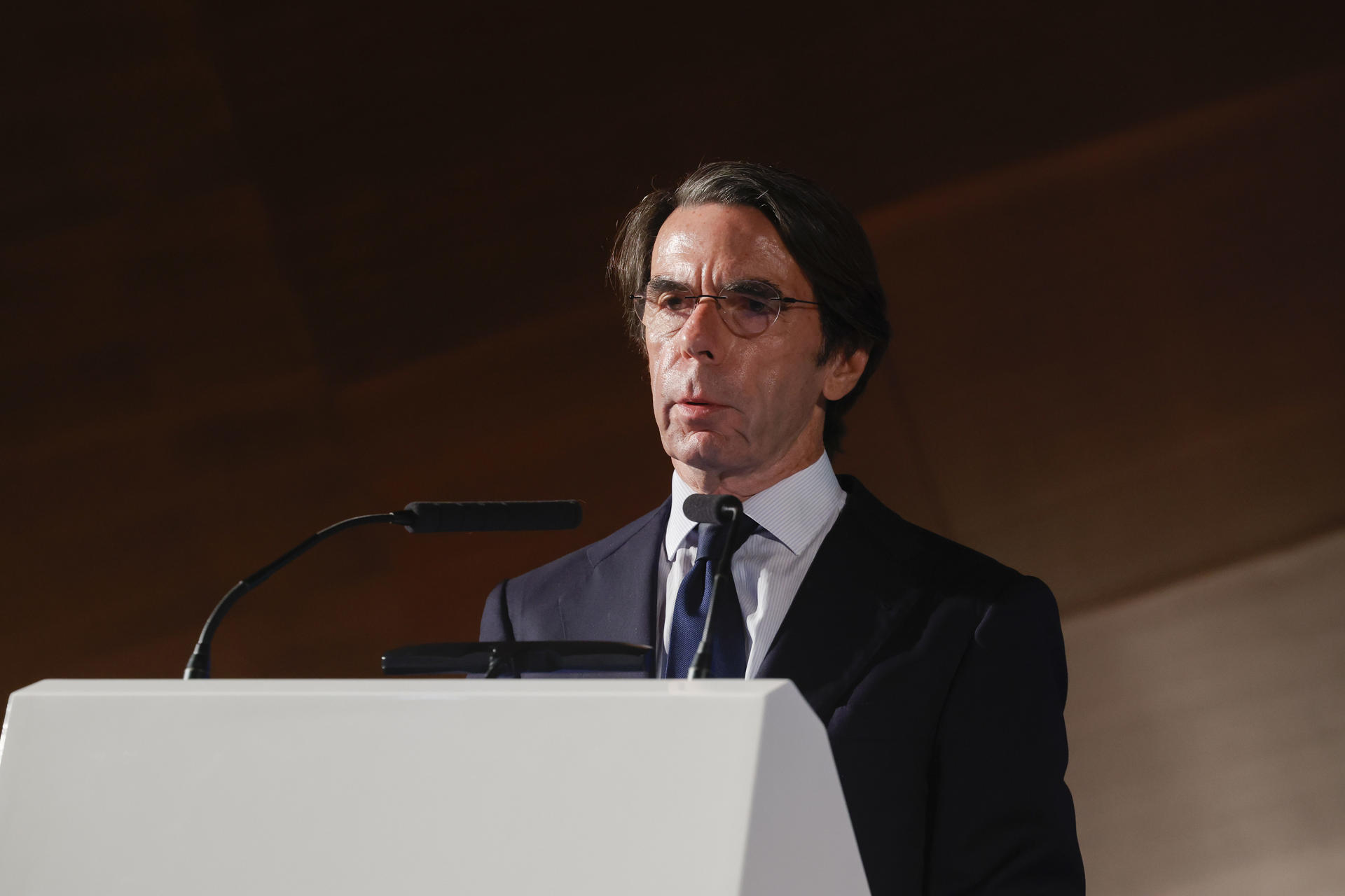 El expresidente del Gobierno, José María Aznar durante su intervención en el Club de Madrid del Palacio de Cibeles en Madrid este miércoles. EFE/ Zipi
