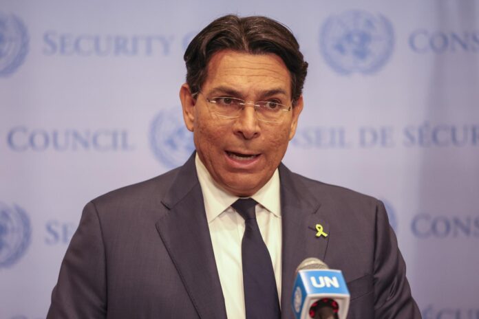 Fotografía de archivo en la que se captó representante permanente israelí ante las Naciones Unidas, Danny Danon, durante una conferencia de prensa, en Nueva York (NY, EE.UU.). EFE/Sarah Yenesel
