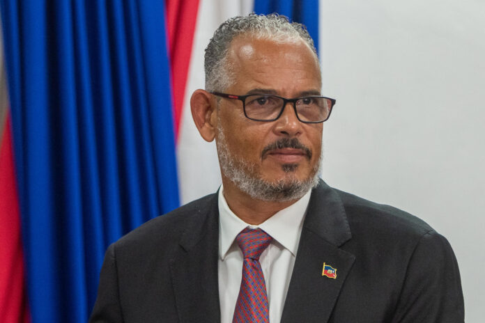 Fotografía de archivo en la que se captó al primer ministro de Haiti, Alix Didier Fils-Aimé, durante un acto público, en Puerto Príncipe (Haití). EFE/Johnson Sabin
