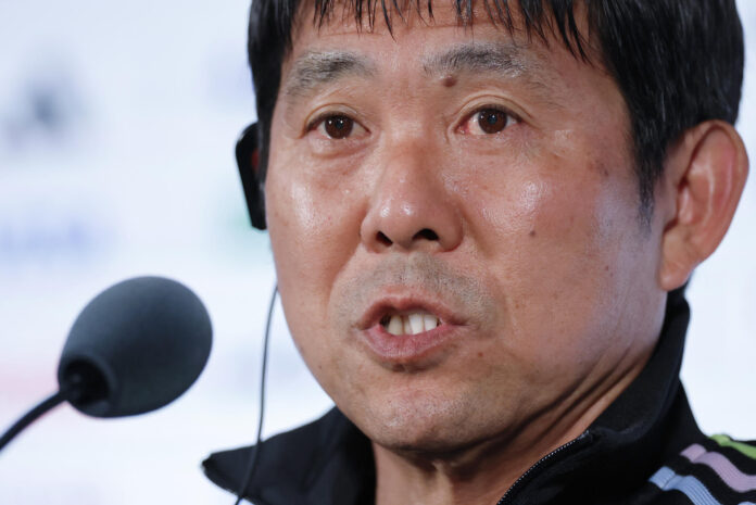 El seleccionador de Japón Hajime Moriyasu habla en una rueda de prensa en Dallas (Estados Unidos). EFE/ Mariscal
