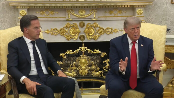Captura de video de una transmisión de la Casa Blanca del presidente de EE.UU., Donald Trump, en una rueda de prensa junto al secretario general de la OTAN, Mark Rutte, este miércoles, en Washington (EE.UU.). EFE/ La Casa Blanca
