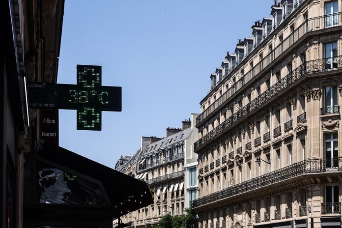 Imagen de un termómetro este miércoles en PARÍS (Francia). EFE/EPA/TERESA SUAREZ
