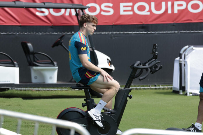 Fotografía del pasado 19 de junio, en la que puede verse al delantero de la selección española Víctor Muñoz durante un entrenamiento del equipo en Chattanooga (Tennessee). EFE/Lavandeira jr
