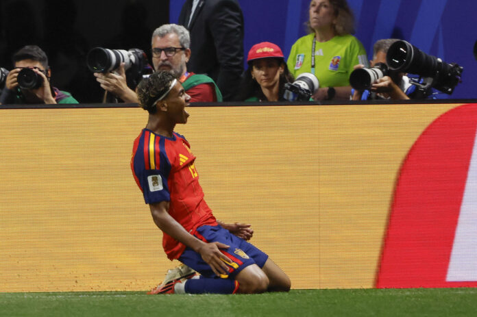 El delantero de España Lamine Yamal celebra el primer gol de su equipo durante el partido del Mundial 2026 entre España y Arabia Saudí, este domingo en Atlanta. EFE/ Lavandeira Jr

