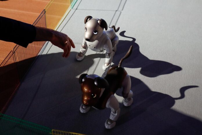 Fotografía de archivo del perro-robot Aibo de Sony. EFE/EPA/MARK R. CRISTINO
